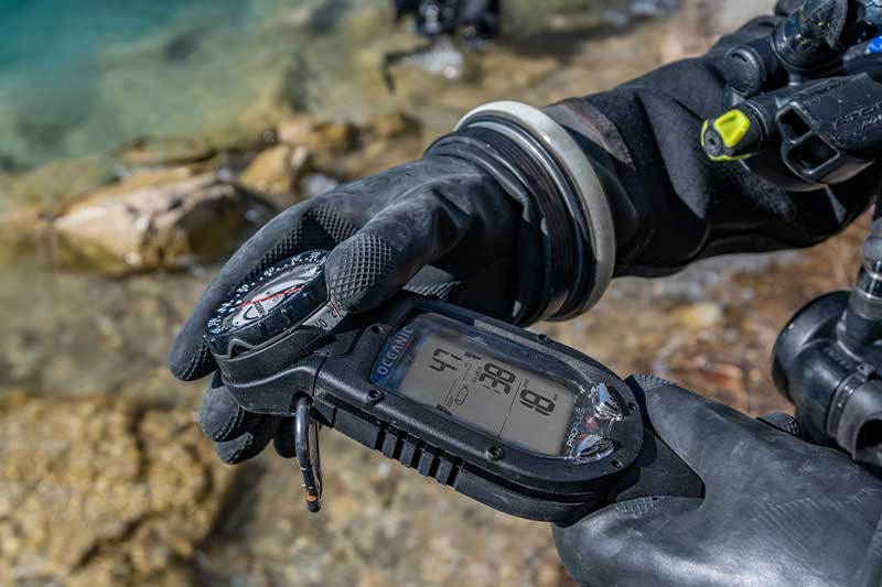 Wrist or Console Dive Computer Which One Is Right For Me? Oceanic